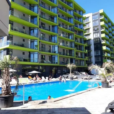 Apartment Golden Sands Premium Piscina Interioara Incalzita Langa Plaja *