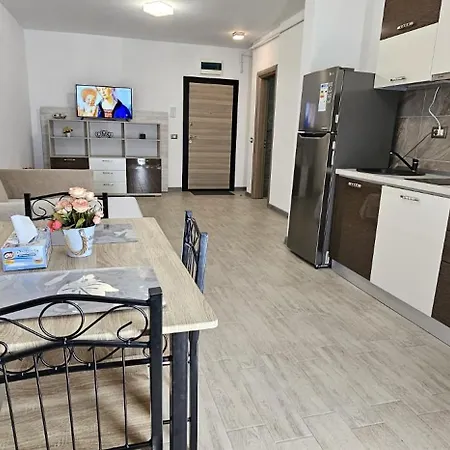 Golden Sands Premium Piscina Interioara Incalzita Langa Plaja Năvodari