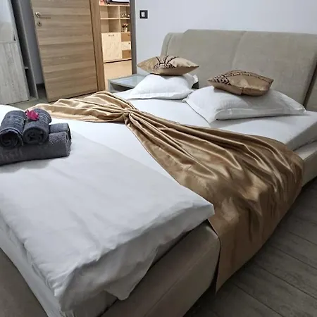 Golden Sands Premium Piscina Interioara Incalzita Langa Plaja
