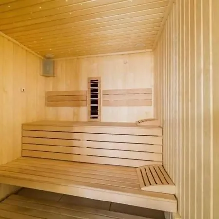 Apartment Golden Sands Premium Piscina Interioara Incalzita Langa Plaja