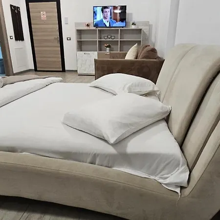 Golden Sands Premium Piscina Interioara Incalzita Langa Plaja Apartamento Năvodari
