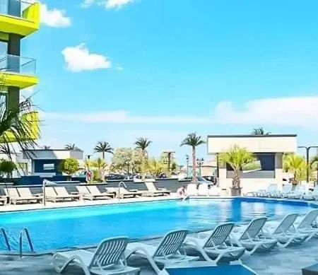 Apartamento Golden Sands Premium Piscina Interioara Incalzita Langa Plaja *