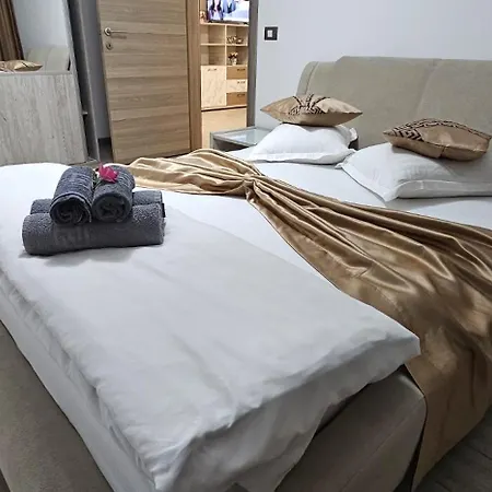 Apartment Golden Sands Premium Piscina Interioara Incalzita Langa Plaja Navodari