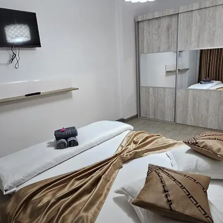 Apartment Golden Sands Premium Piscina Interioara Incalzita Langa Plaja