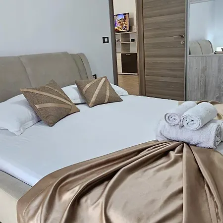 Golden Sands Premium Piscina Interioara Incalzita Langa Plaja *